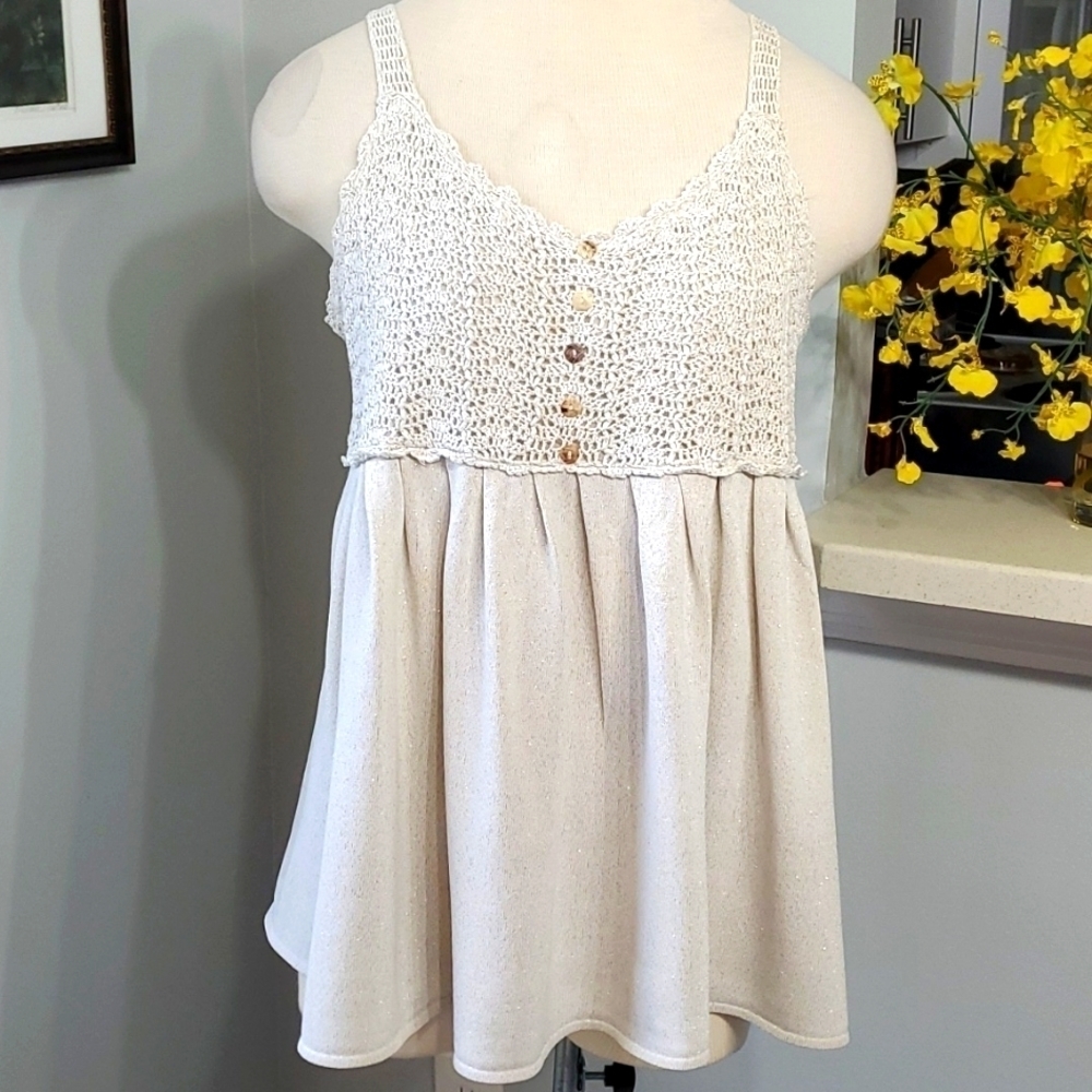 I-N-C WOMEN'S SIZE 1X adorable boho top, crochet and gold threads.‎ Great top..